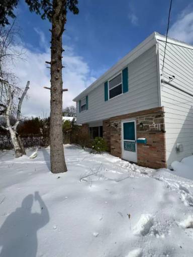 Main picture of 1251 E 360th St