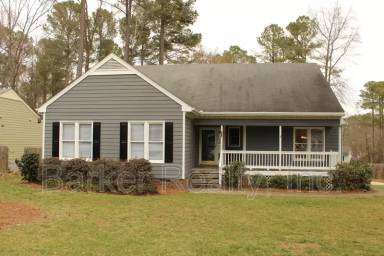 Main picture of 905 Oakwater Dr