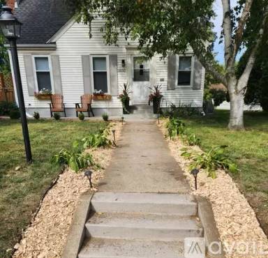 Main picture of 5832 Chicago Ave