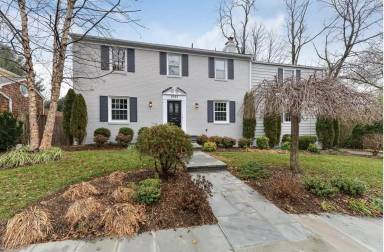 Main picture of 8903 Clifford Ave