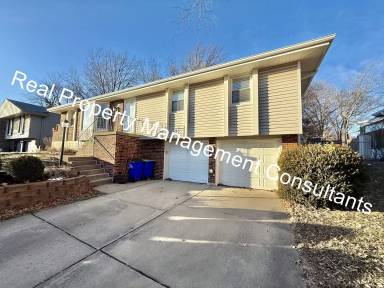 Main picture of 418 NE Carriage St