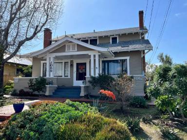 Main picture of 1073 Lincoln Ave