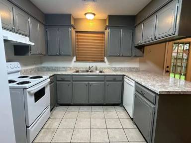 Main picture of 3007 NE Lancaster Ln