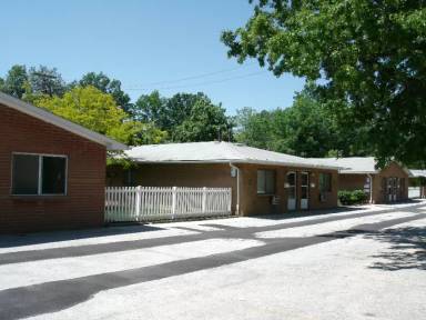 Main picture of 33145 Vine St