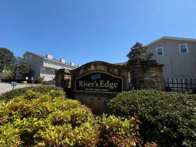 Main picture of Rivers Edge Condominiums