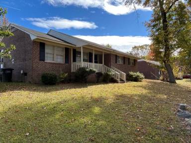 Main picture of 1801 Azalea St
