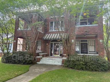 Main picture of 7 S Monterey St