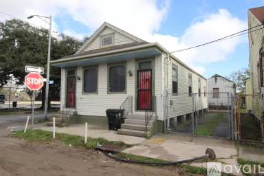 Main picture of 1441 Arts St