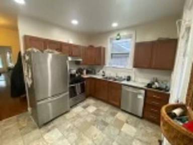Main picture of 404 E Oakland Ave