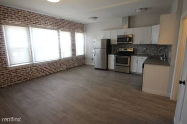 Main picture of 412 S Lake St