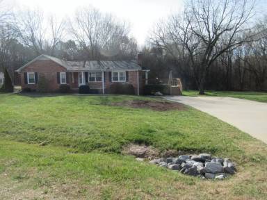 Main picture of 2411 Boy Scout Rd