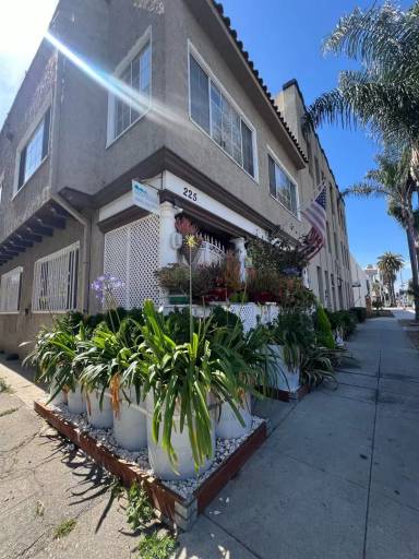 Main picture of 225 Atlantic Ave