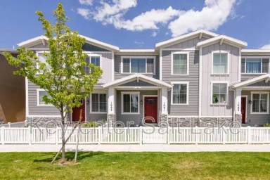 Main picture of 1091 W Emerald Pools Ln