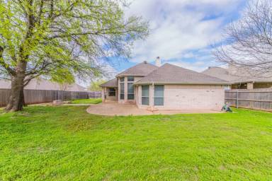 Main picture of 5212 Estrella Ln