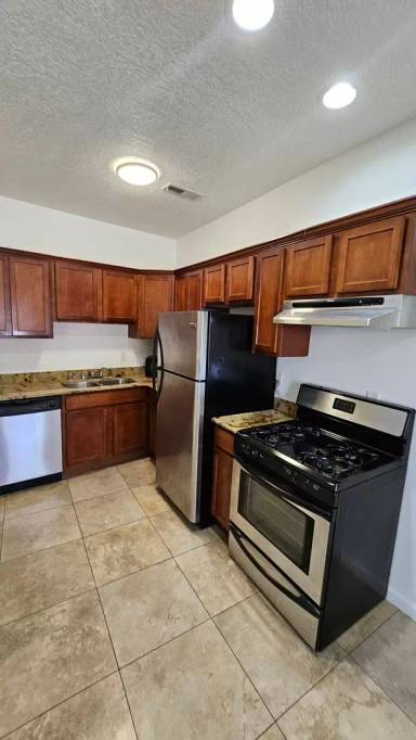 Main picture of 317 Washington St SE