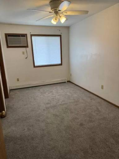 Main picture of 305 S 1st St