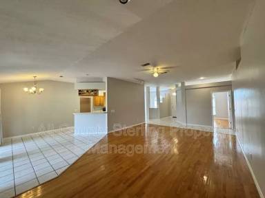 Main picture of 375 SW Huntington Gln