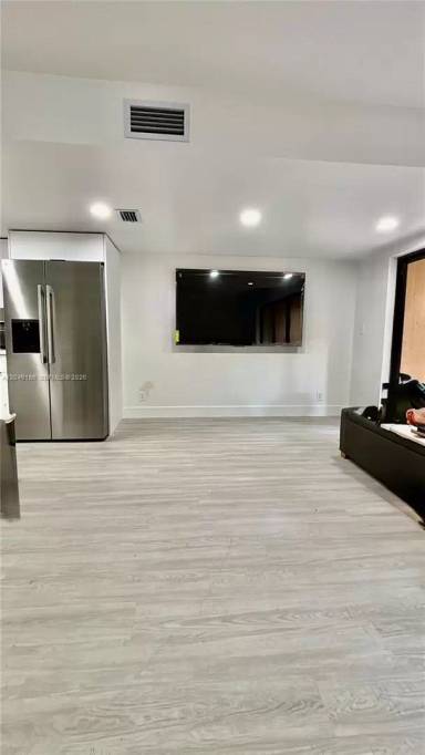 Main picture of 8010 NW 27th Pl