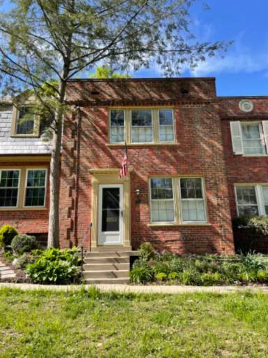 Main picture of Arlington Village Condominium