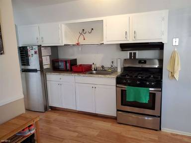 Main picture of 8 Seth Ln