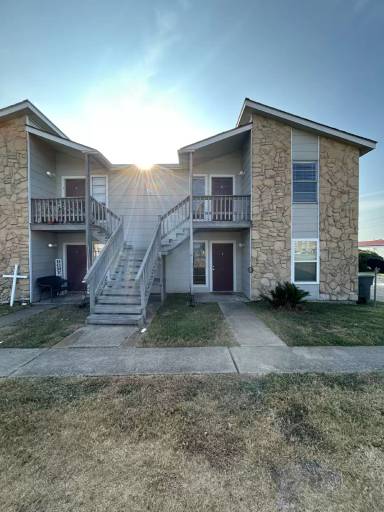 Main picture of 2900 Prairie Flower Cir