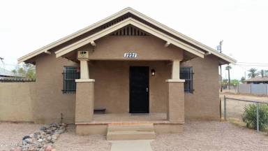 Main picture of 1221 E Roosevelt St