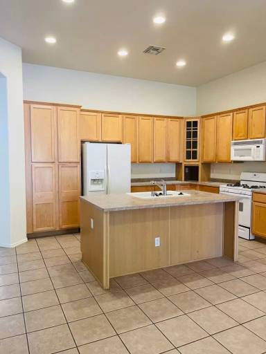 Main picture of 8201 W Quail Ave