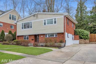 Main picture of 9514 Pin Oak Dr