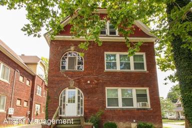 Main picture of 14602 Lake Shore Blvd