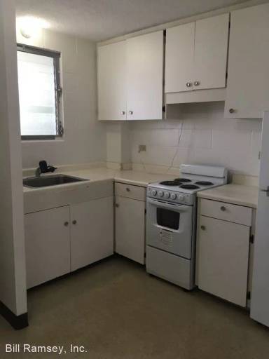 Main picture of 110 Lakeview Cir