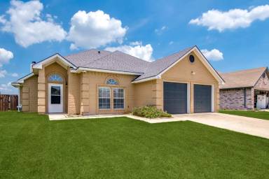 Main picture of 903 Bermuda St