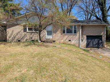 Main picture of 806 Winthorne Ct