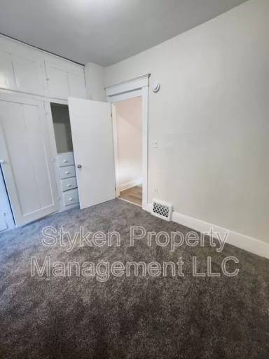 Main picture of 281 E Birch St