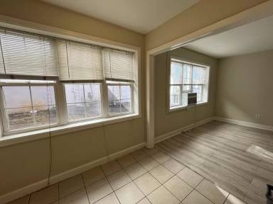 Main picture of 124 E 3rd Ave