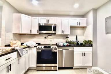 Main picture of 10 Linda Ln