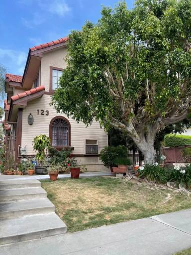 Main picture of 123 N Marguerita Ave