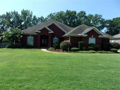 Main picture of 306 E Sommer Oak Dr