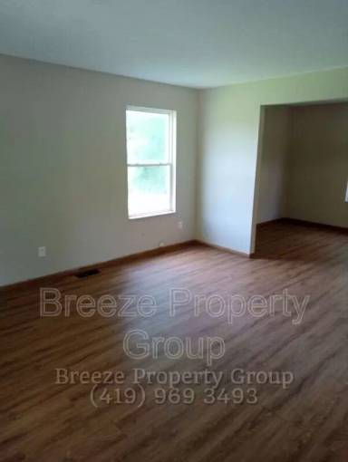 Main picture of 149 S Forest Ave