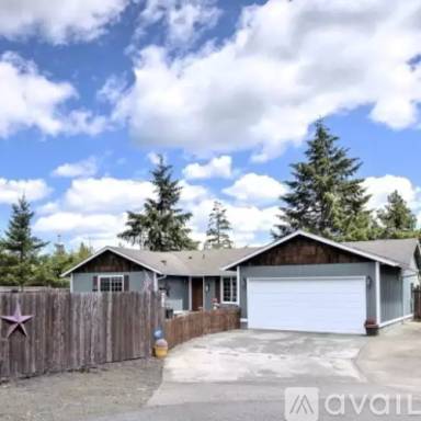 Main picture of 90 E Sycamore Pl