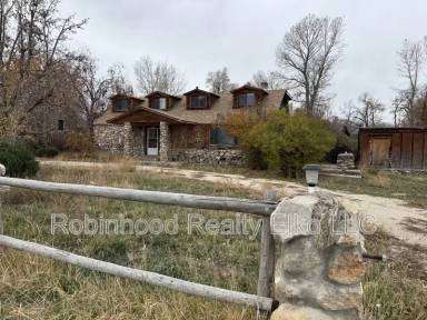 Main picture of 811 Country Ln