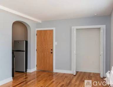 Main picture of 550 W Arlington Pl Apartments