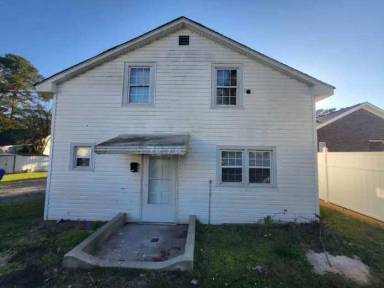 Main picture of 707 W Main St
