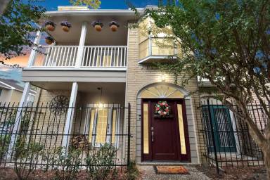 Main picture of 2220 Bering Dr