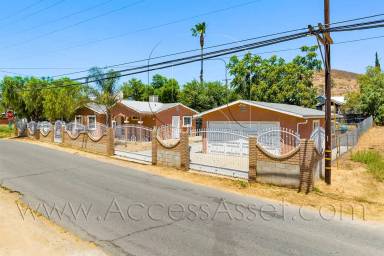 Main picture of 23865 Goetz Dr
