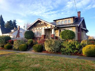 Main picture of 3420 N Adams St