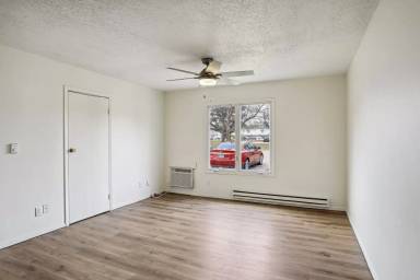 Main picture of 2404 Clayton Blvd