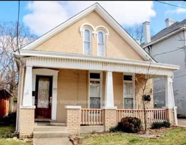 Main picture of 221 W Fourth St