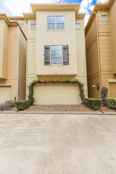 Main picture of 9103 Harbor Hills Dr