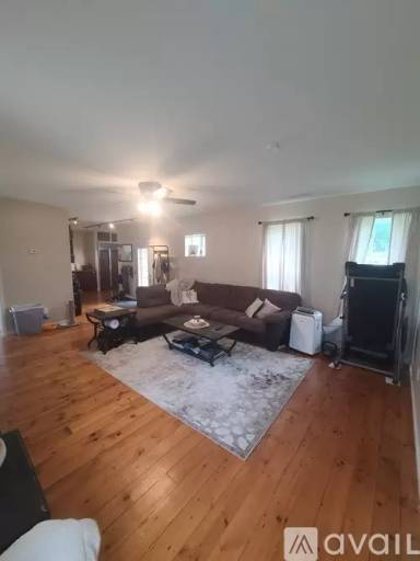 Main picture of 1002 Bouchard Ave