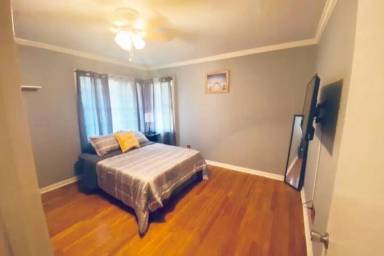 Main picture of 909 Wehrt St
